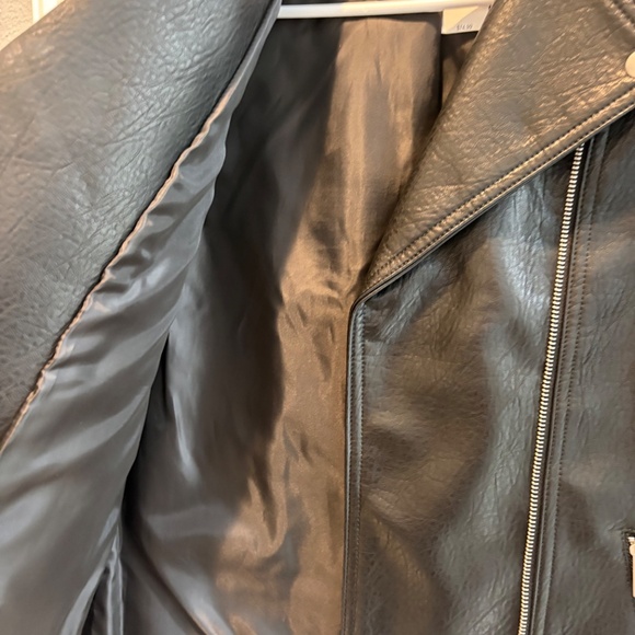 Old navy NWT faux leather jacket - Picture 3 of 4